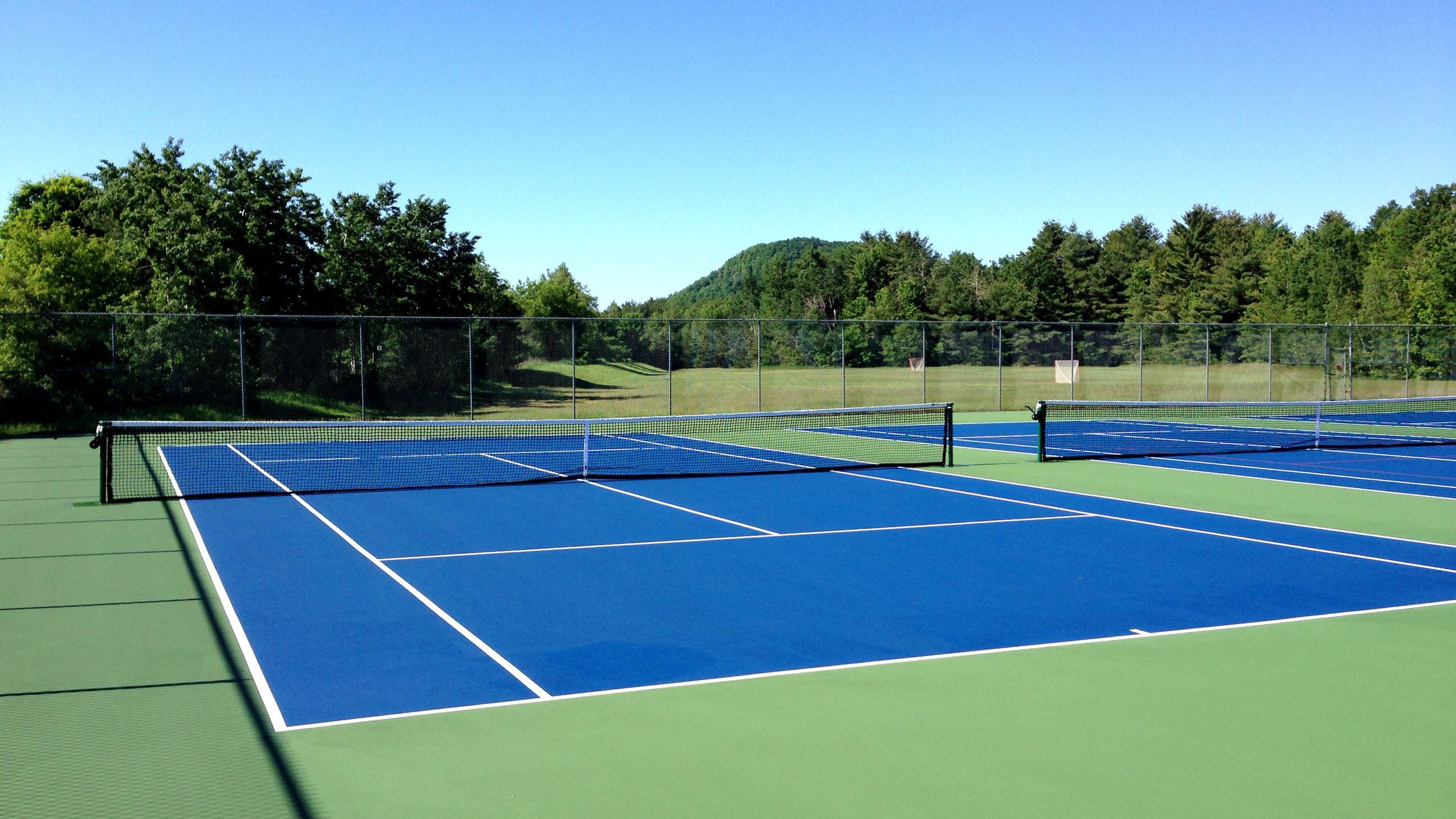 Bombardier Park East Tennis Courts